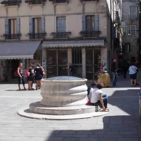 Ca' San Silvestro 2 Terrazze Nel Cuore Di Apartamento Venecia