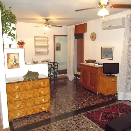 Ca' San Silvestro 2 Terrazze Nel Cuore Di Apartamento *