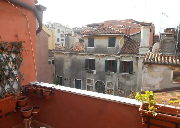 Ca' San Silvestro 2 Terrazze Nel Cuore Di Appartamento *